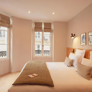 Tinah Paris, Champs Elysées Hotel